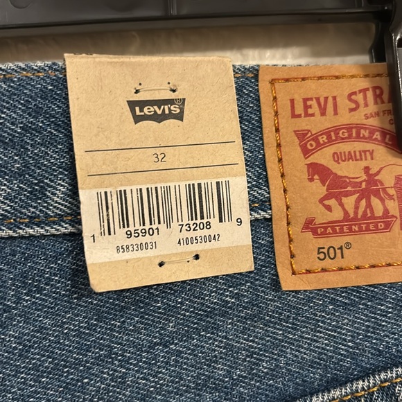 LEVI’S 501 Shorts NWT - Picture 4 of 7